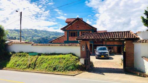 Hostal Alojamiento Blue Sky