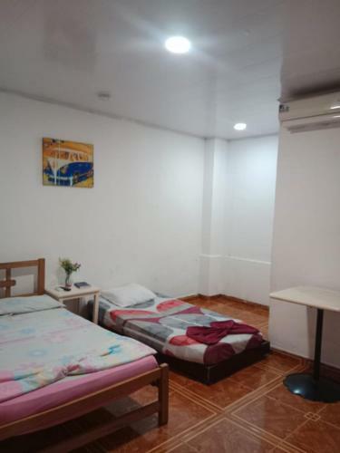 Hostal Kayros Low Cost
