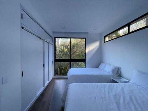 Aqua Guatap� - Lakeside Luxury Villa