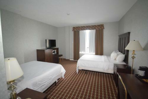 Prince Arthur Waterfront Hotel & Suites