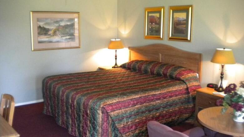 Motel Lamp Liter Inn