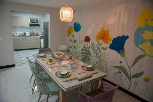 Hostal Casa Tangara Caf� Y Hospedaje