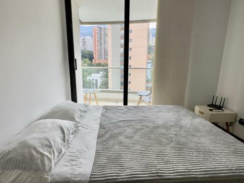 Apartamento 1101 El Poblado! Two Balconies & A Beautiful View