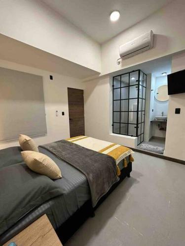Casa Manila - 8bed 8.5bath - Hot Tube - Poblado