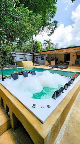 Luxury Home In Aguacatala