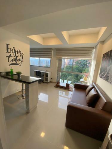 Apartasuite Moderna - En El Coraz�n Del Poblado Medell�n
