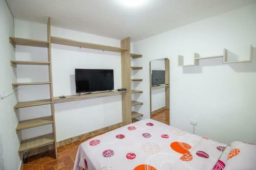 �casa Con Parqueadero! Hogare�a Y Vacacional