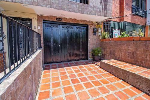 �casa Con Parqueadero! Hogare�a Y Vacacional