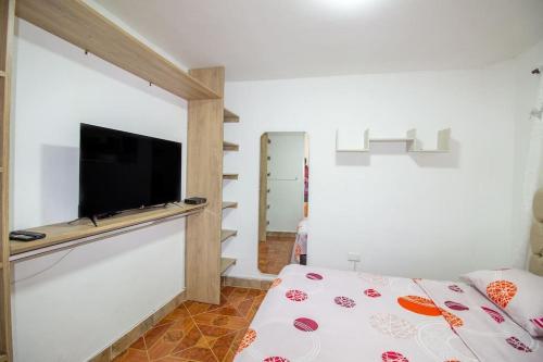 �casa Con Parqueadero! Hogare�a Y Vacacional