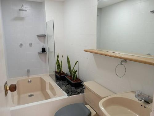 Apartamento Laureles, Porter�a 24 Horas, Cerca A Unicentro