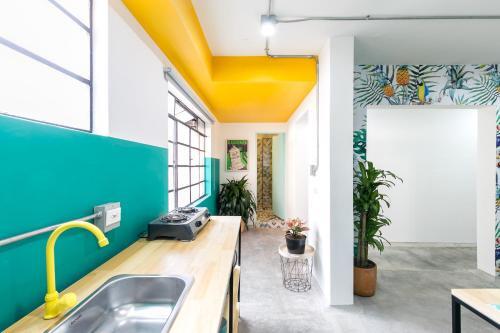 Apartamento Studios Amarillo-morado-ocre