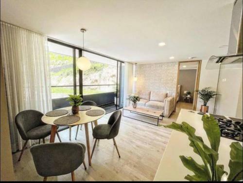 Apartamento Remotecasa - El Poblado, 2 Bedrooms+office