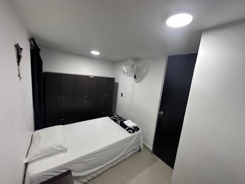 Hermoso Apartamento Con Piscina , Central A Todo .