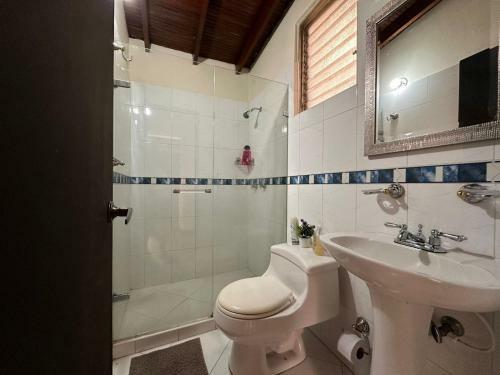 Apartamento Casa Para 16 Personas Laureles