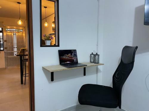 Apartamento Cerca A Laureles / 300m Wi-fi