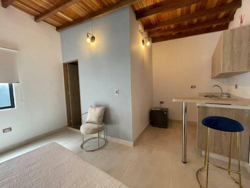 Aparta Estudio Laureles 305