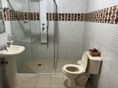 Casa De Lujo Muy Ampl�a Con Ubicaci�n Privilegiada