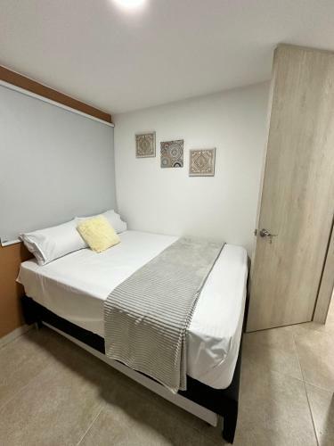 702 Apartamento Laureles Cerca A La 70 Y Estadio