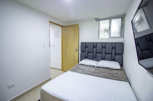 Apartamento Dos Alcobas Estadio Obelisco Piso 2