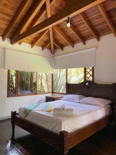 Lodge El Lago Hotel
