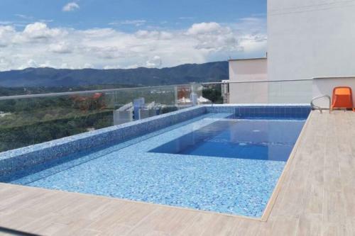 Apartamento Nuevo. Vista A Monta�as