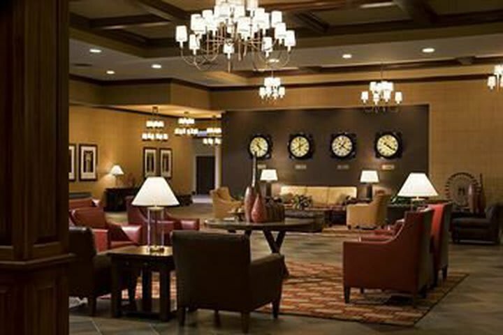 Hotel Doubletree By Hilton Cincinnati Airport