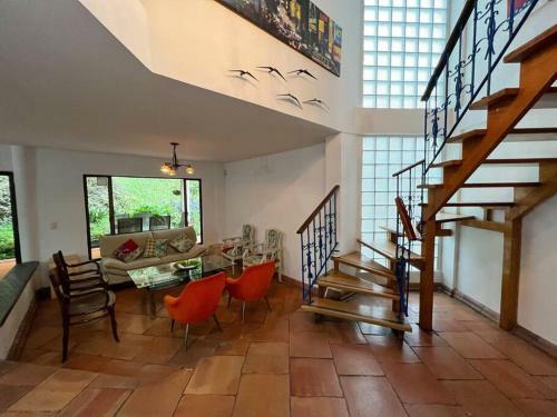 300 Squared Meters House In The City!