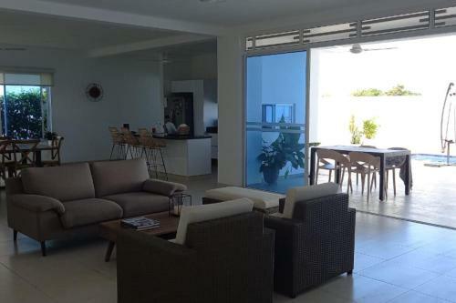 Apartamento Casa Quinta Moderna En Via Girardot