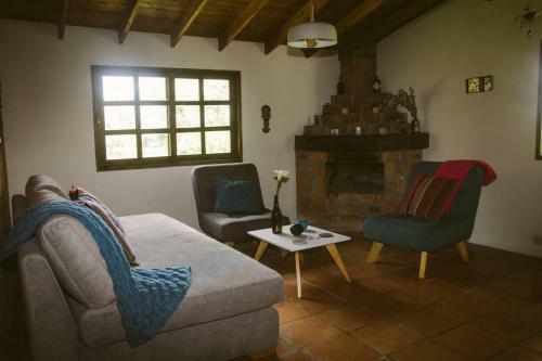 Casa Entre Monta�a