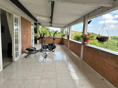 Villa Mercy, Finca Con Jacuzzi Cerca A Pereira
