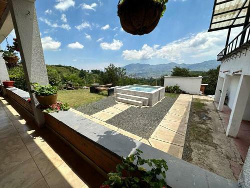 Villa Mercy, Finca Con Jacuzzi Cerca A Pereira