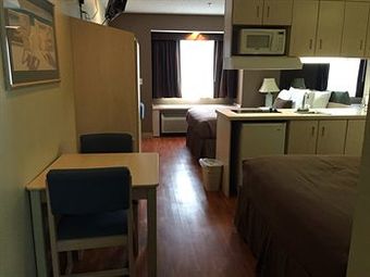 Hotel Econo Studios