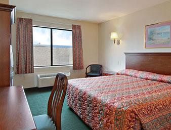 Hotel Super 8 Garland North Dallas