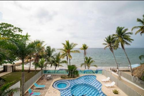 Apartamento En Cove�as Con Excelentes Comodidades.