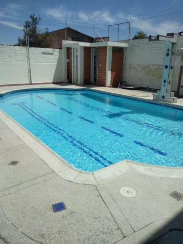 Casa Con Piscina Para Descanso