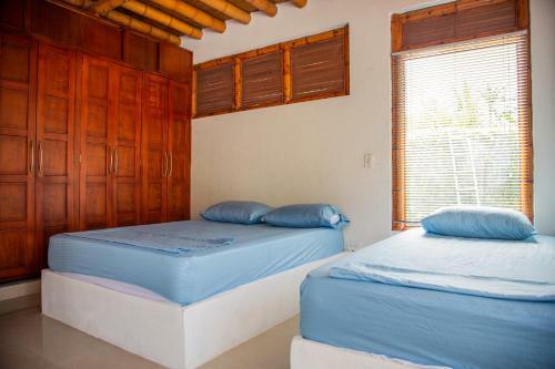 Hermosa Casa Con Piscina En Carmen De Apical�