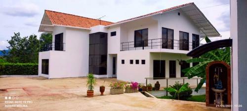 Casa Campestre Casa Blanca