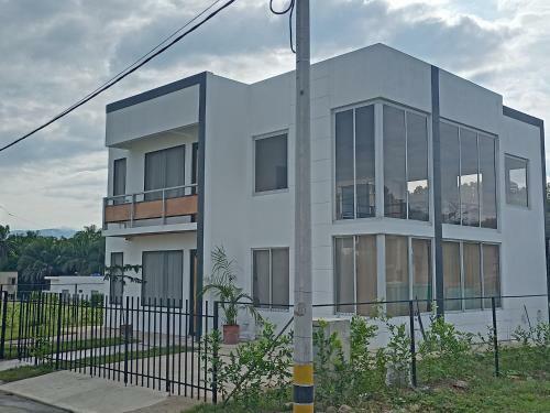 Villa Mansi�n Con Piscina Privada