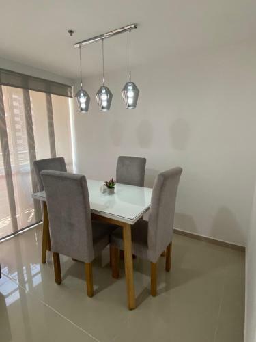 Hermoso, Moderno Y Confortable Apartamento.