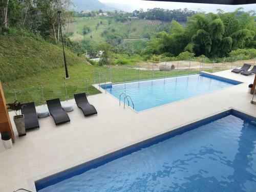 Amplio Apartamento Con Terrazas Y Vista �nica Cafetera
