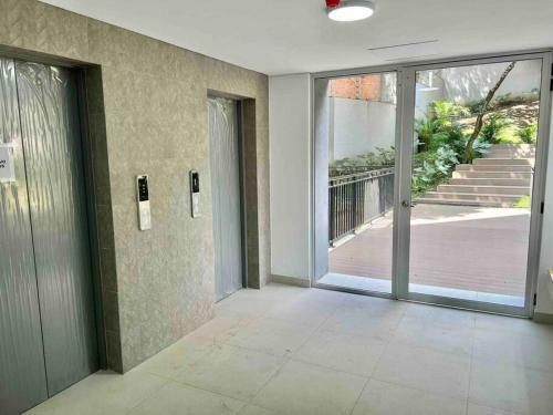 Glamorous New 2br Apartment In Granada