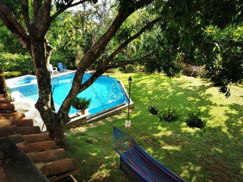 Finca Con Forma De Castillo Y Piscina En Sopetr�n