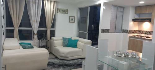 Moderno Amplio Y Acogedor Apartamento En El Sur De Cali