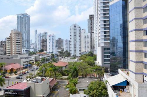 Apartamento En Bocagrande - Piscina, Jacuzzi Y Mar