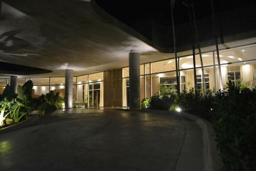 Apartamento Luxury Apt Beachfront 2br2bth Stunning Amenities