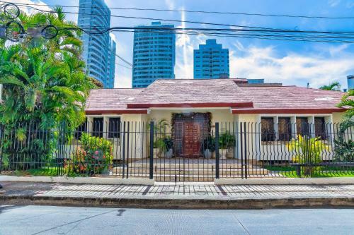 Cartagena Classics - Omega House