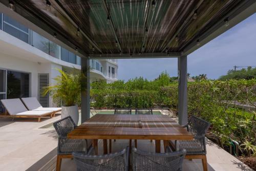 Lujoso Apartamento Con Salida Directa A La Playa Edificio Morros Eco