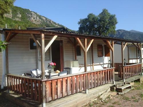 Mobile Home A Saliva