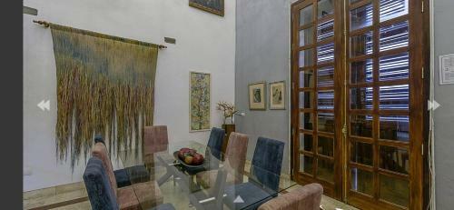 Luxury Large Apartment With Colonial Balcony
