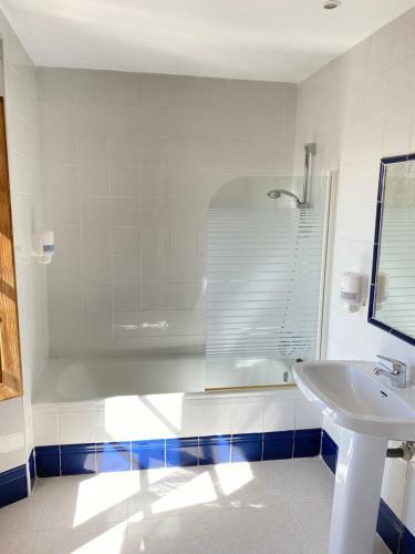 Hotel Restaurante Agapio De Tresni�o